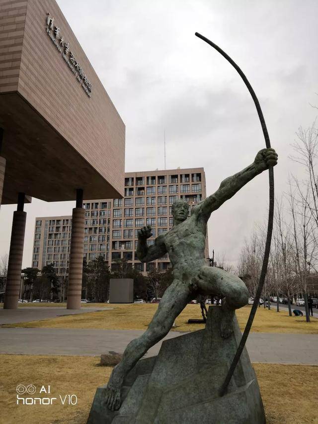 射击选手大展身手,稳坐金牌宝座 射击选手大展身手,稳坐金牌宝座