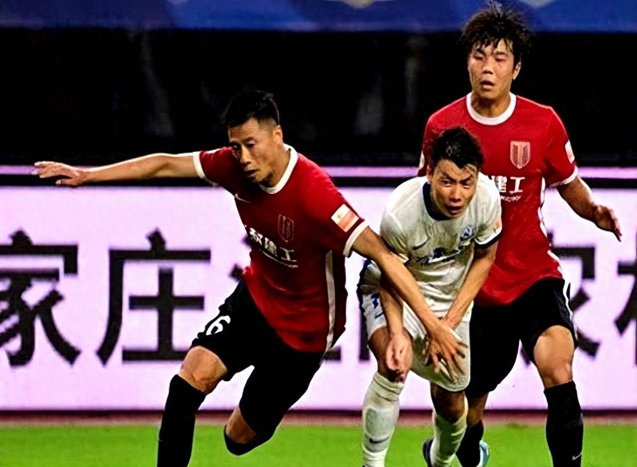 国内足球聚焦关注，球队实力逐渐显现实力