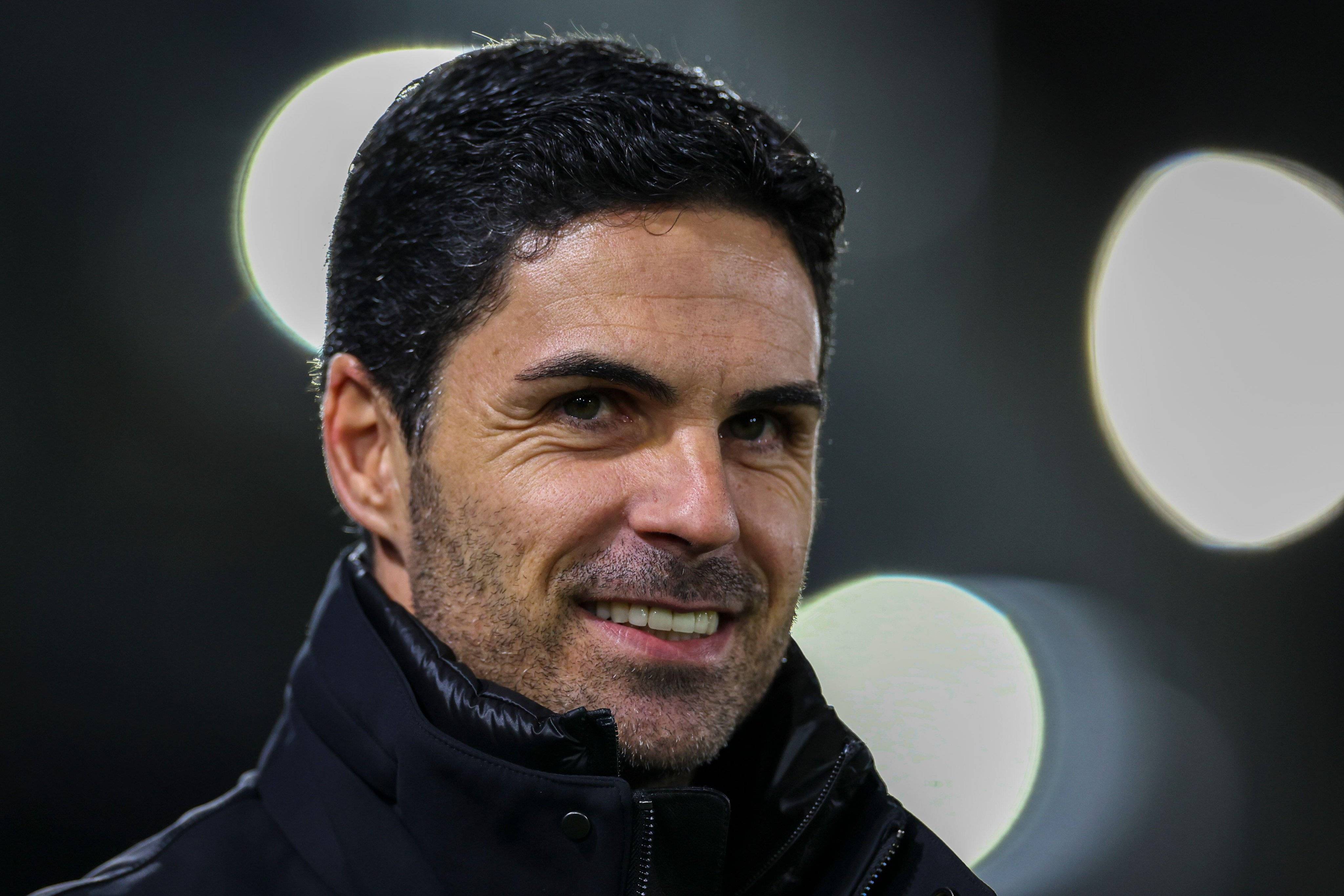 埃瓦尔连续失分，防守薄弱，需补强中场控制