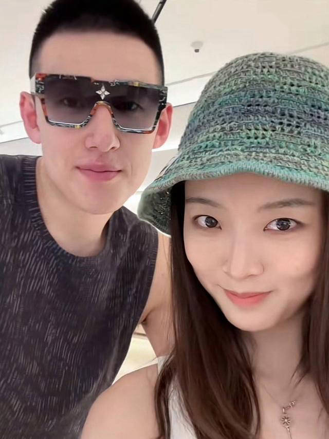 ETIENNE球员在家庭中的生活 ETIENNE球员在家庭中的生活