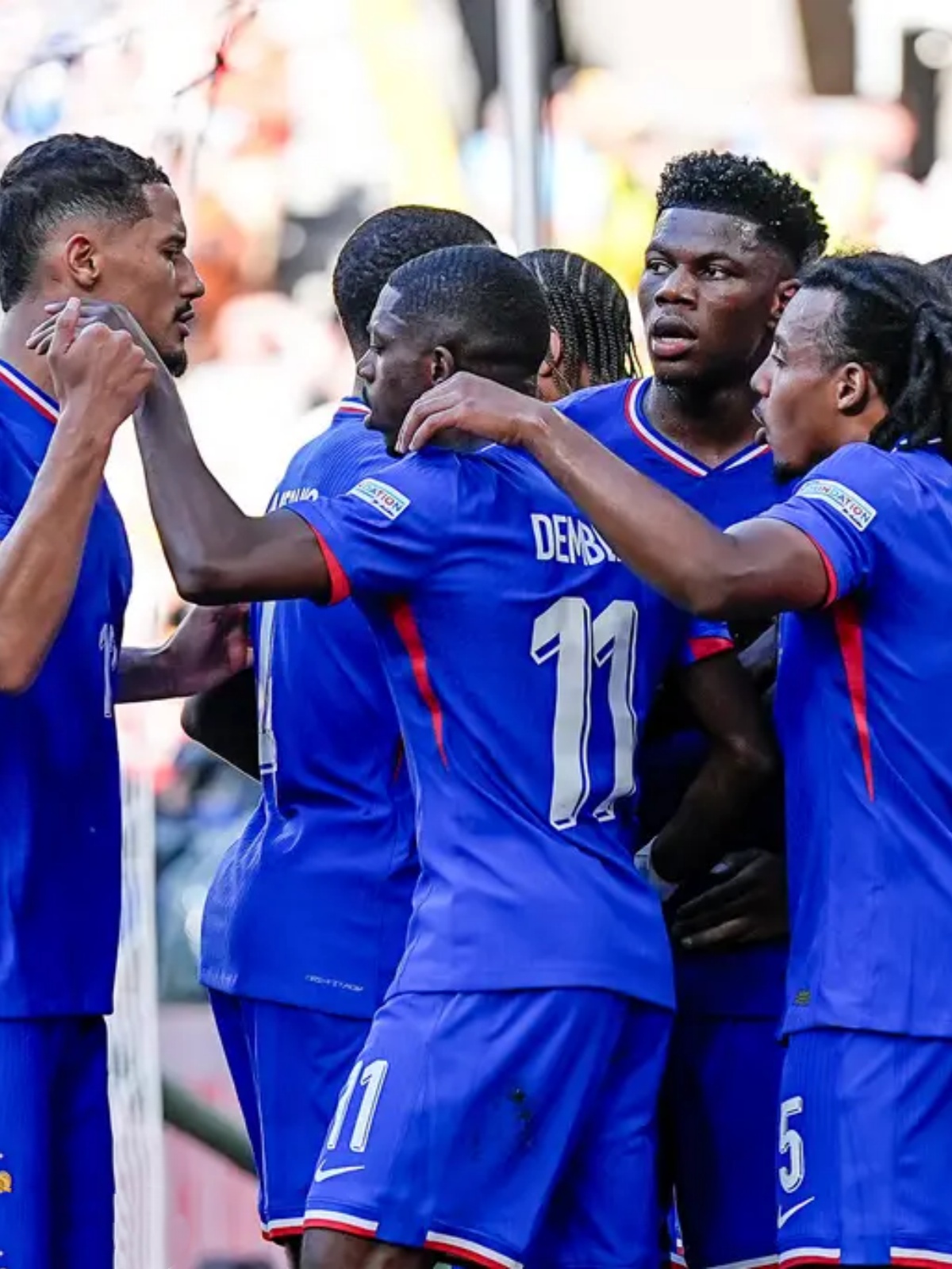 关于法国主场战胜波兰,小组出线形势向好的信息 关于法国主场战胜波兰,小组出线形势向好的信息