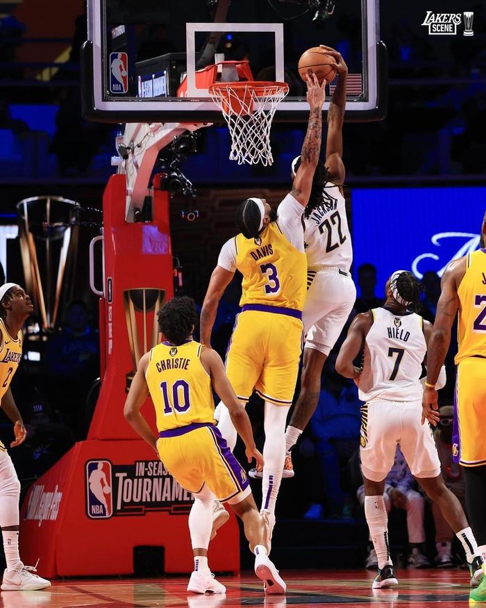 湖人战胜步行者，取得三连胜领跑西部