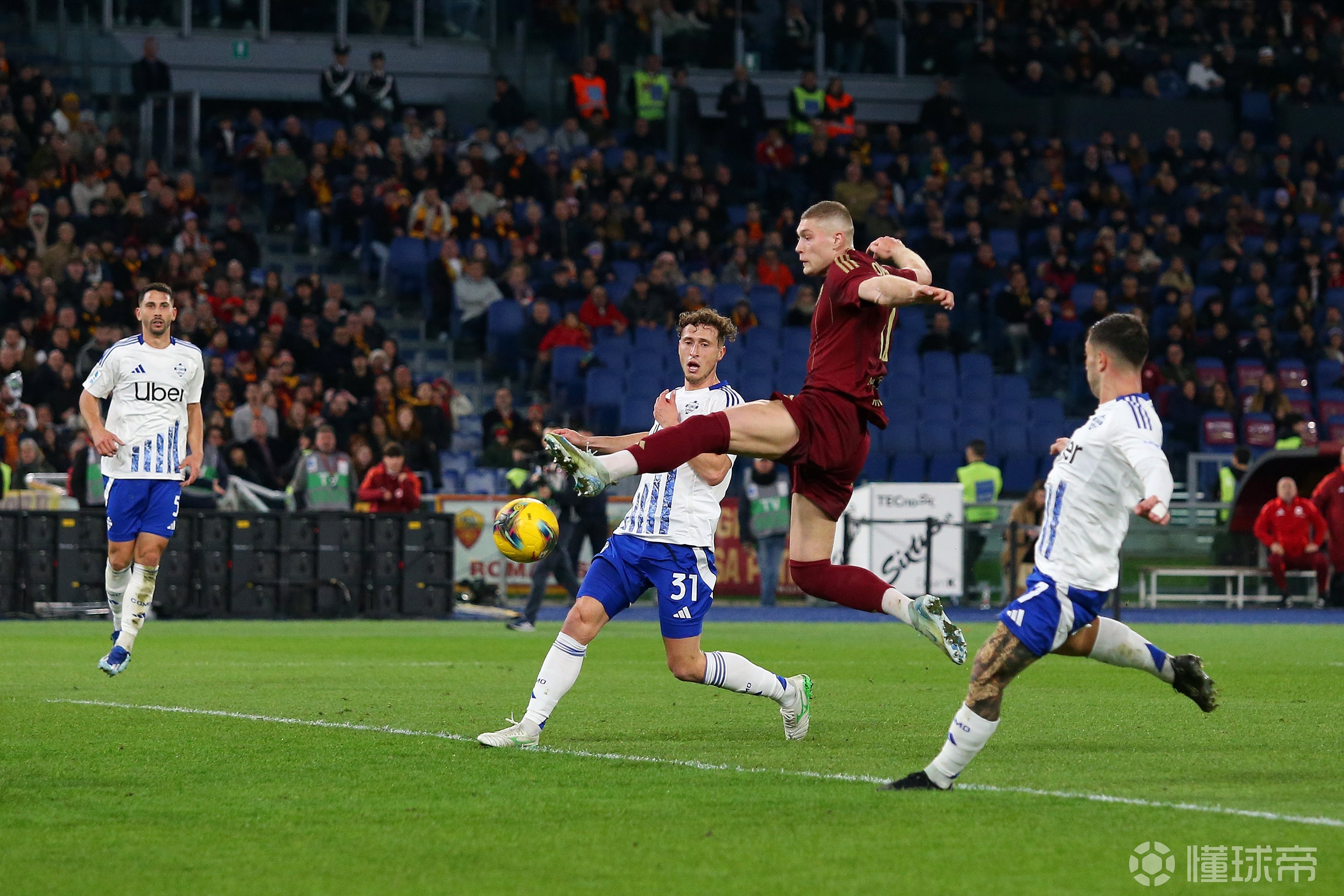 世俱杯官网-意大利国家队大胜，实现四连胜