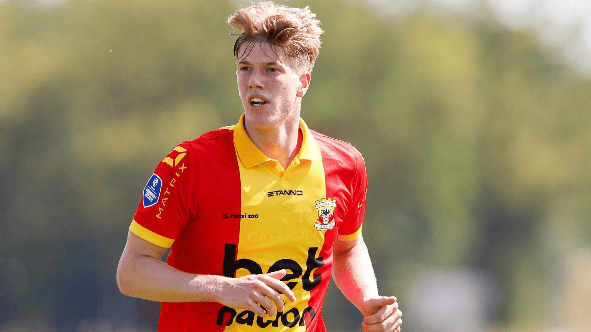 深圳佳兆业连续胜利强势冲击联赛前列的简单介绍