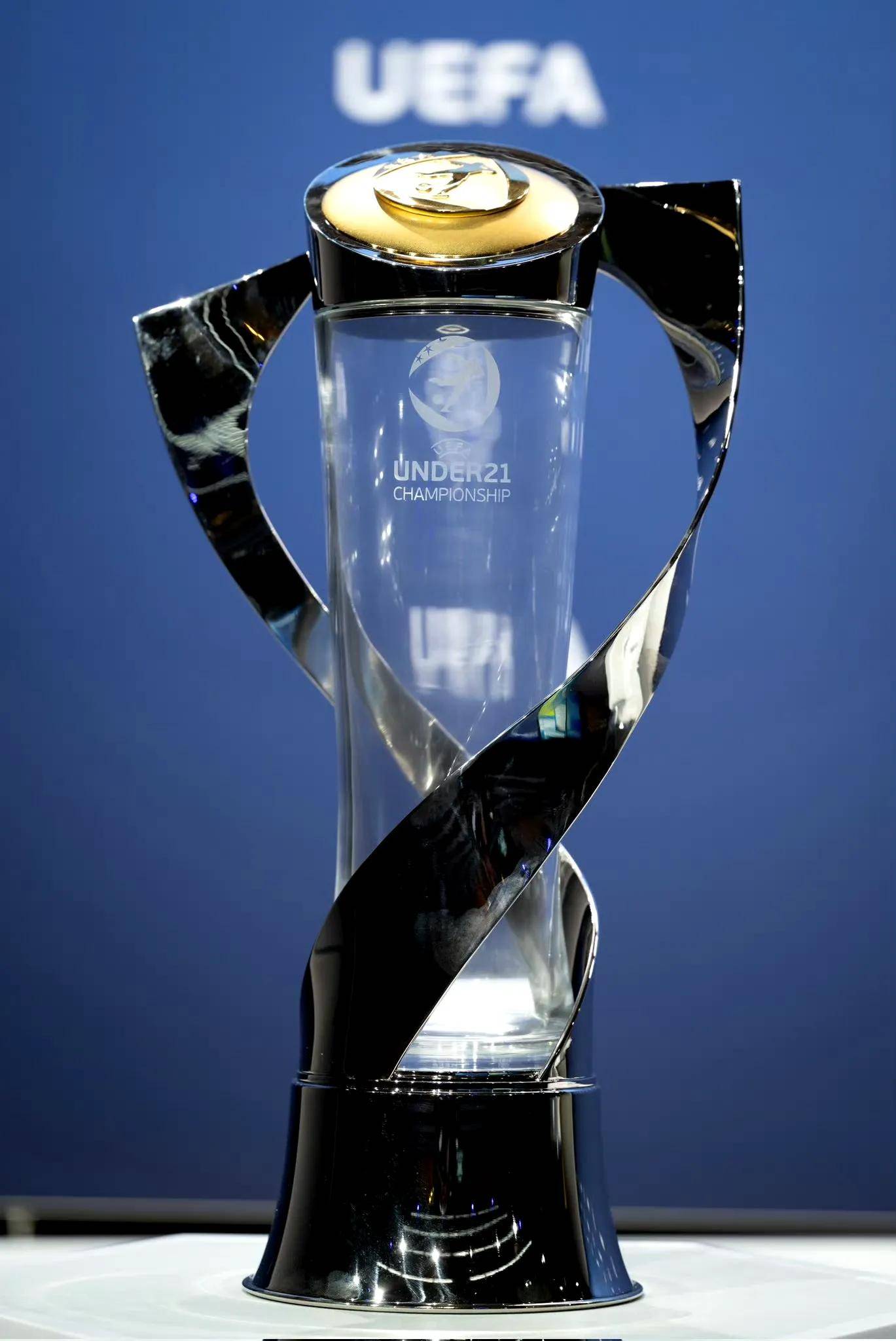 包含意大利负于西班牙，欧预赛胜出前景一片乌云的词条