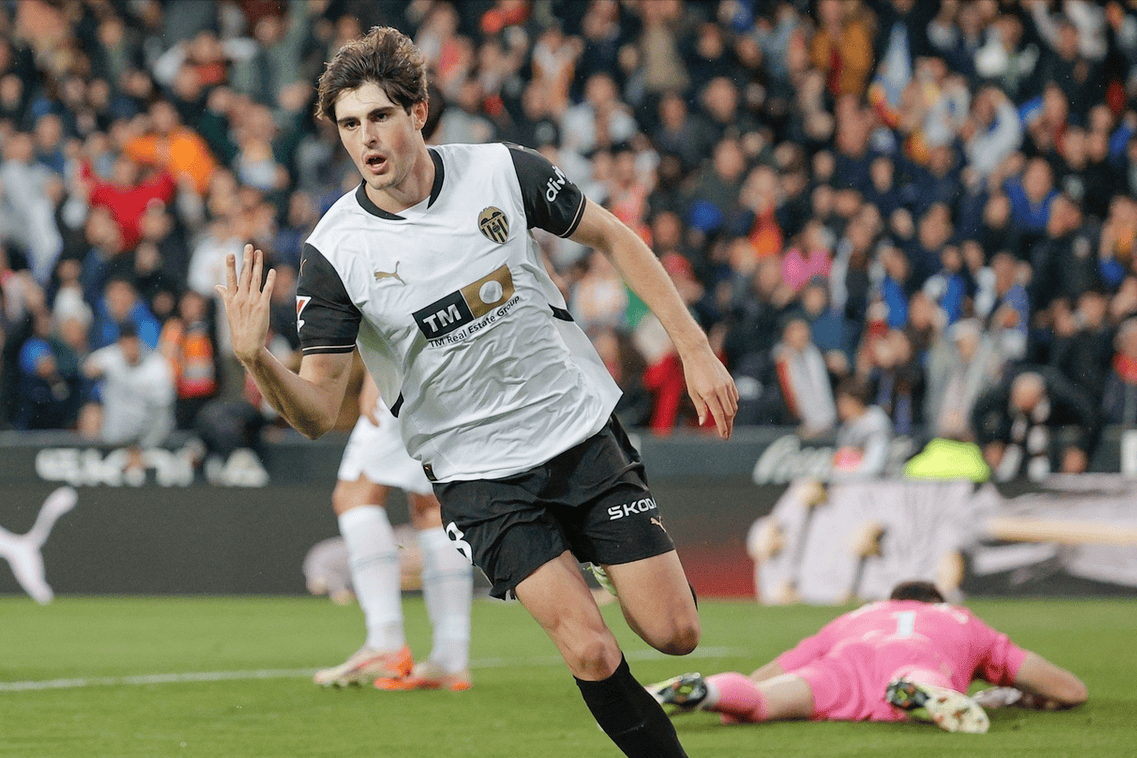 瓦伦西亚主场连胜，赛季表现稳中有升