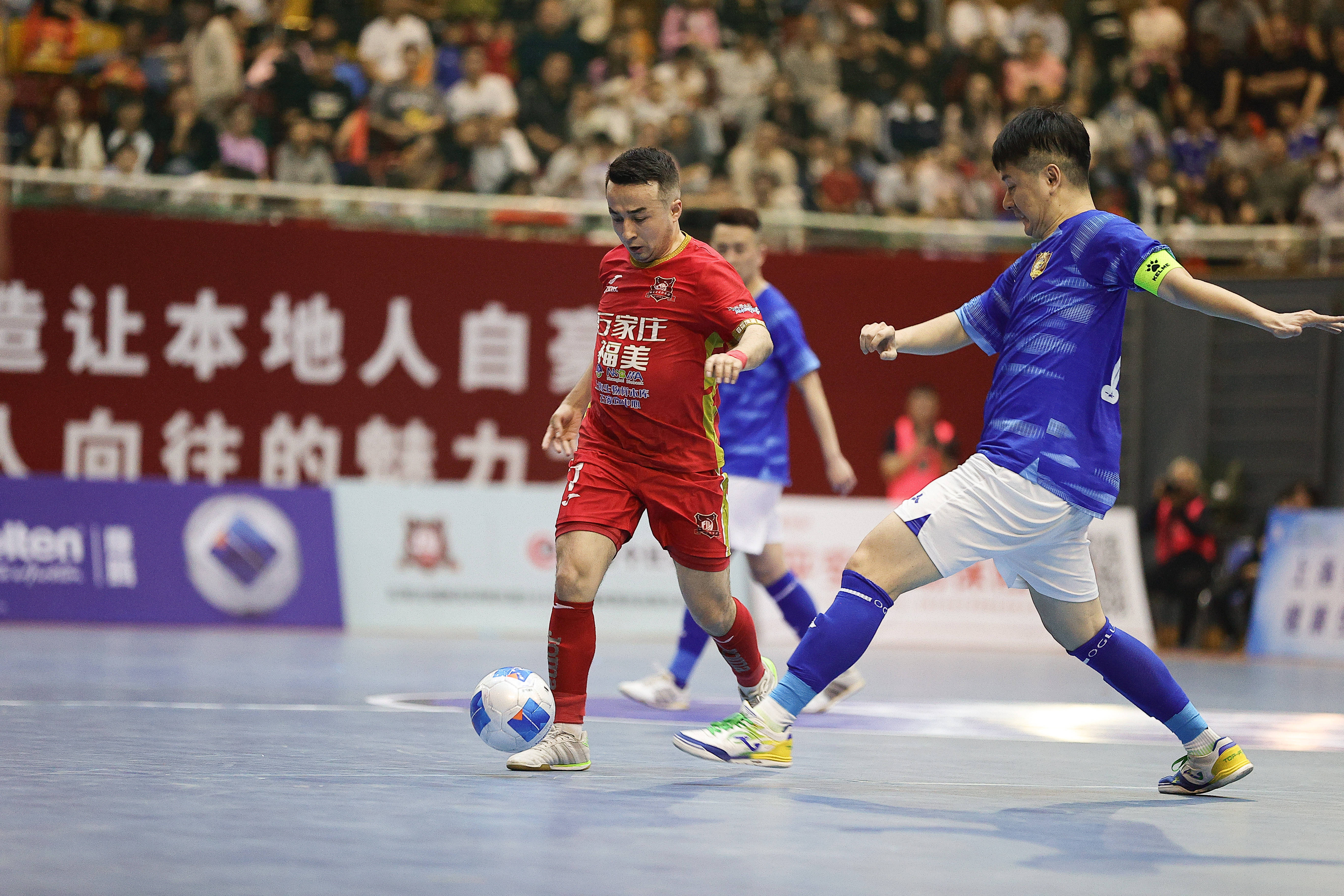 包含足球联赛中的擂台对决激起观众热情的词条 包含足球联赛中的擂台对决激起观众热情的词条