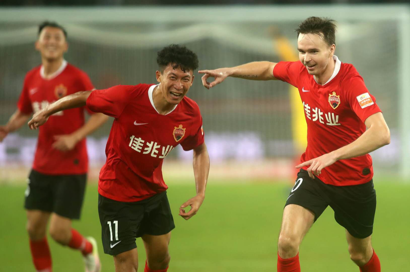 世俱杯2025-深圳佳兆业客场逼平河北华夏幸福,保持不败记录