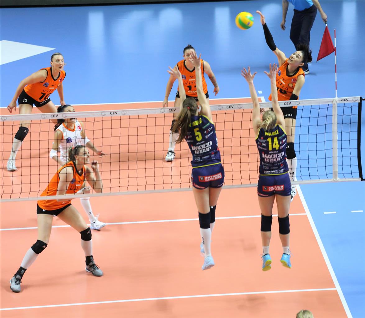 世俱杯时间-HKA鏖战G2，Bin团战一打五鏖战多局淘汰赛，锁定晋级资格的简单介绍