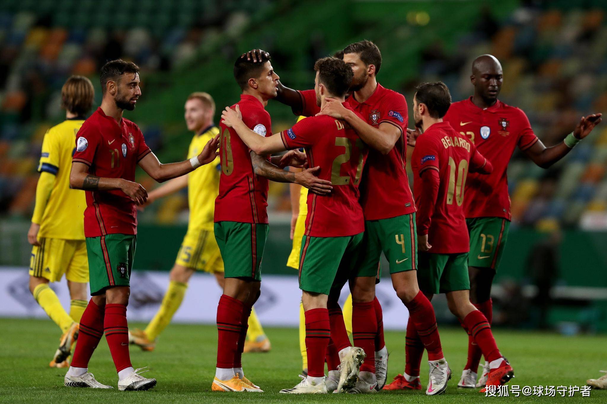 世俱杯-欧国联比赛引爆球场：紧张对抗观感十足的简单介绍