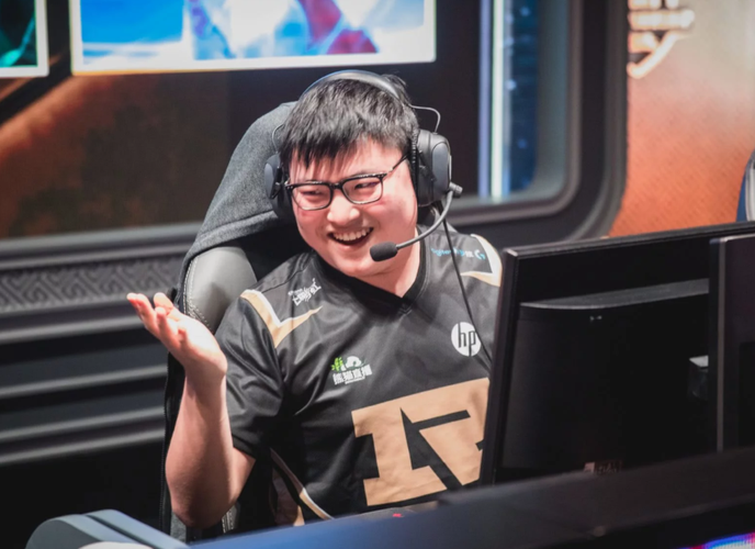 世俱杯参赛资格-包含WBG血洗TES,Uzi操刀奇招英雄翻盘强强对话全球总决赛,成为赛场最大亮点的词条