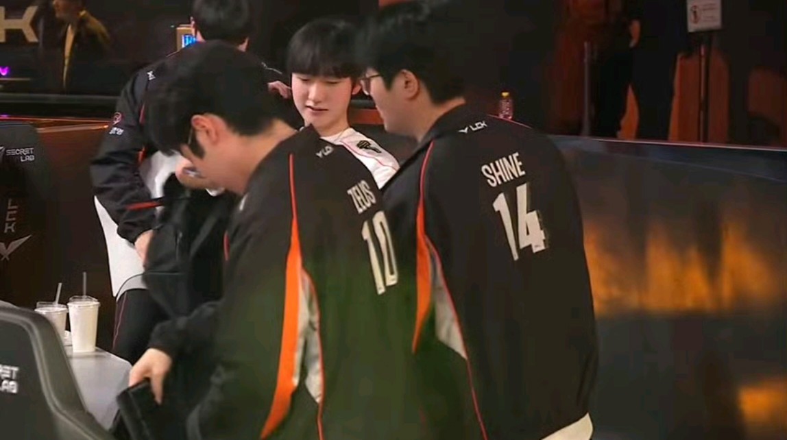 HLE力克EDG，Faker打出惊人五杀宿敌对决成都决赛之夜，强势挺进下一轮