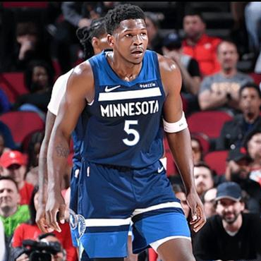 欧洲杯预选赛：乌克兰队士气高昂取得两连胜