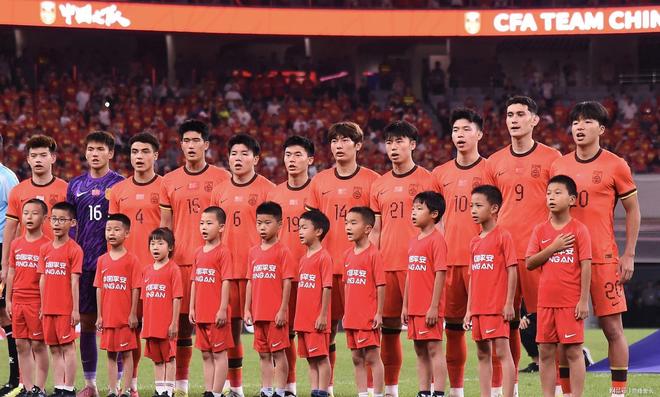 世俱杯-两支强队战平，晋级形势悬念