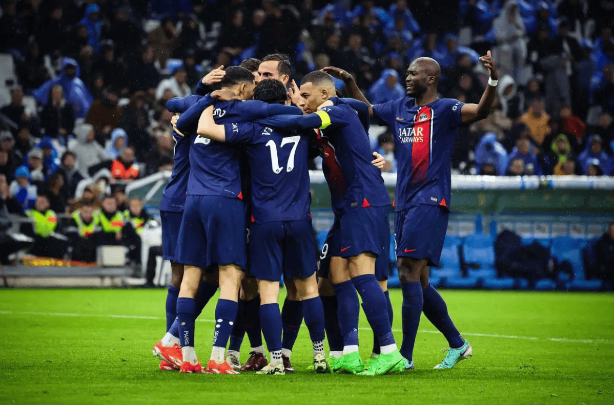 世俱杯改制-法甲联赛球队交锋激烈,胜负悬念令人期待