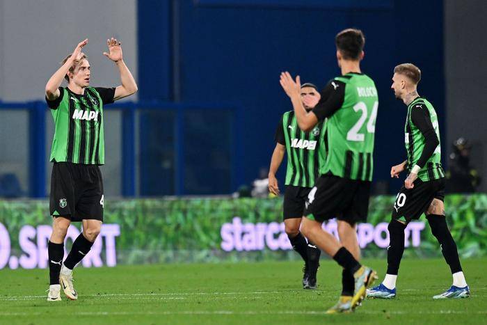 世俱杯2025-里昂客场平局,联赛地位维持稳定