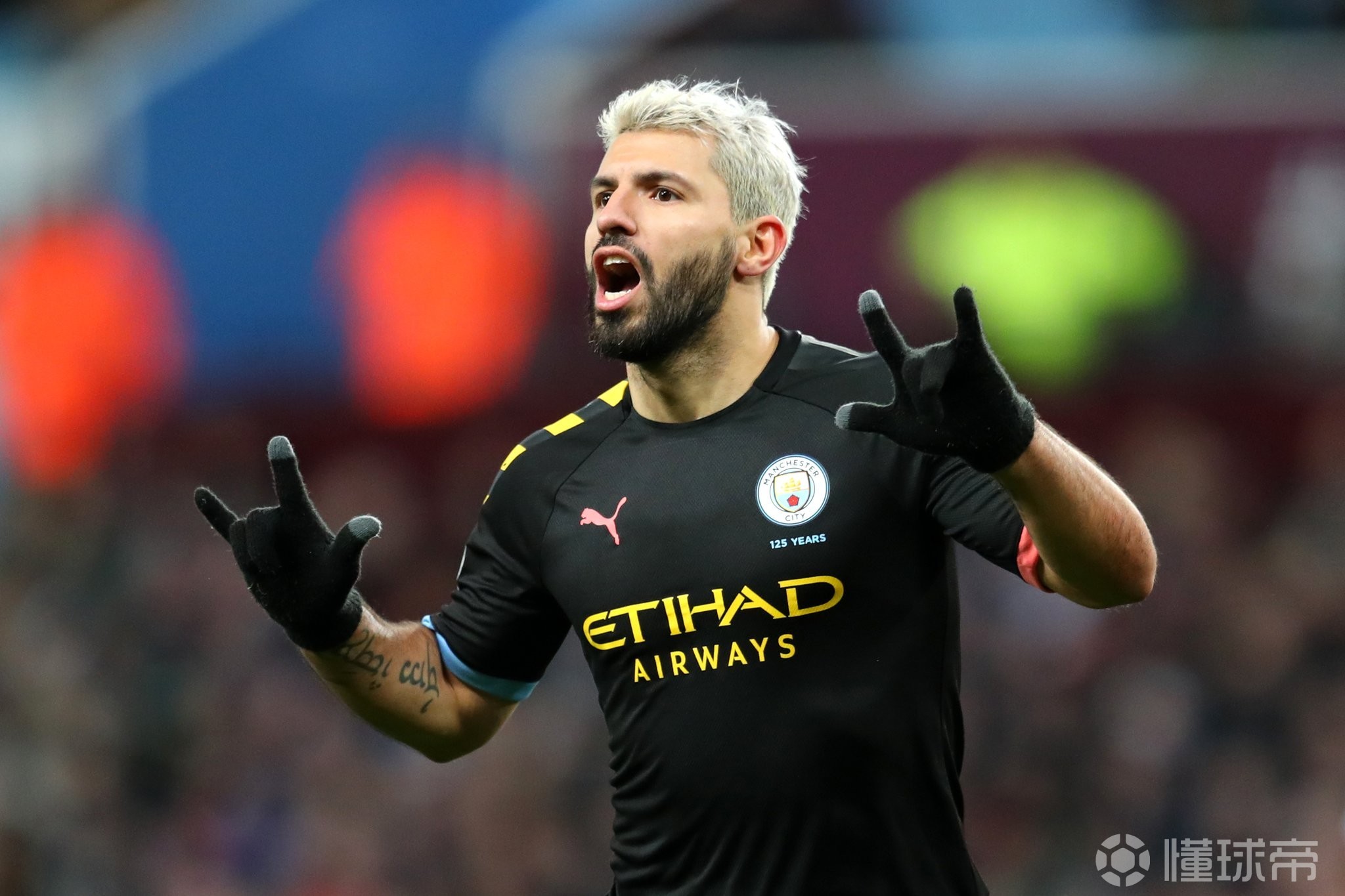 世俱杯直播-新援上演帽子戏法,球迷热议意甲球队的简单介绍