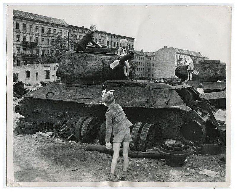 世俱杯时间-包含柏林联盟遭遇惨败，战绩节节败退的词条