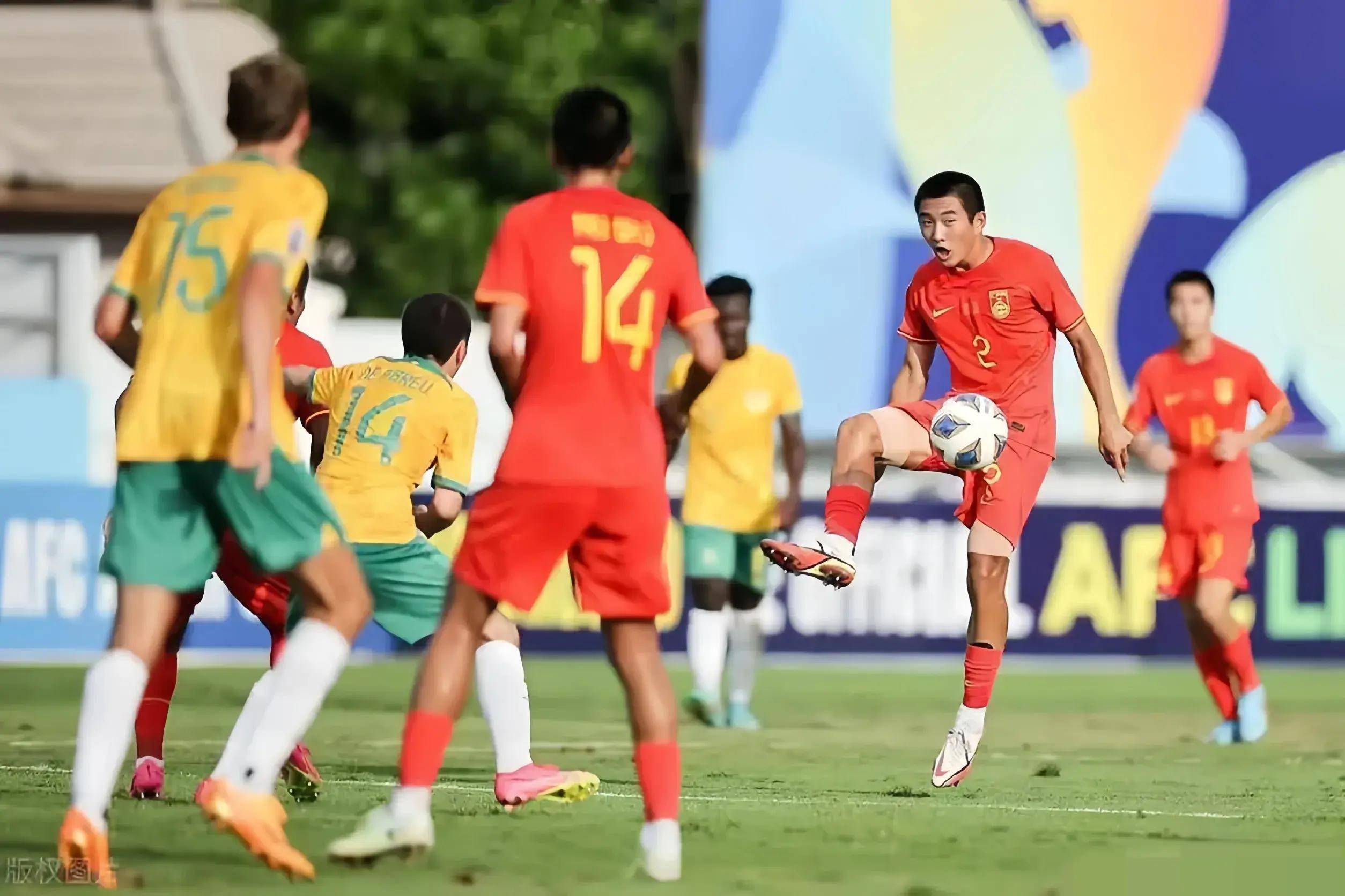 世俱杯官网-足球比赛：中国队实力抢眼，赢得掌声