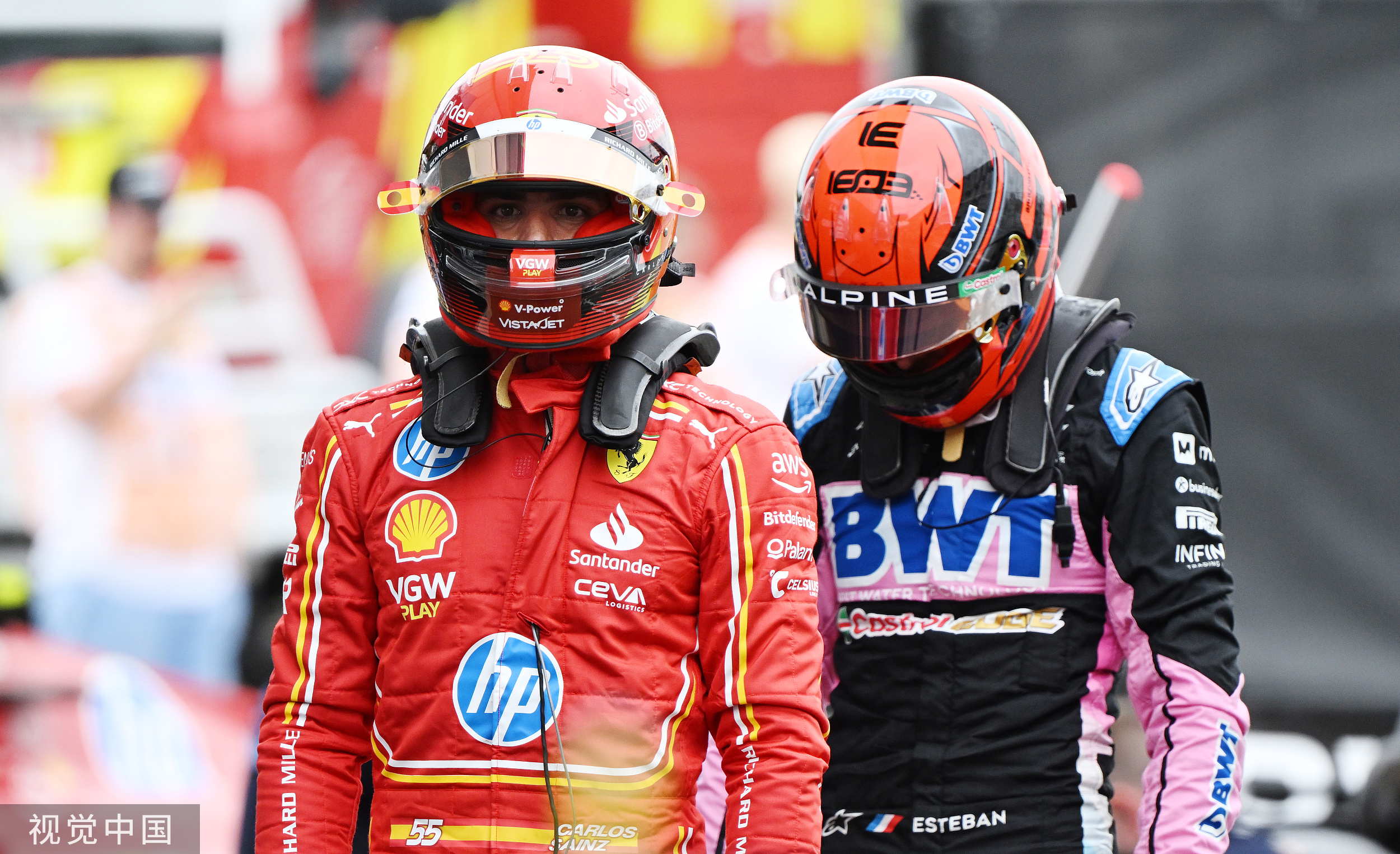 关于红牛车队险胜索伯车队，塞恩斯统治全场的信息